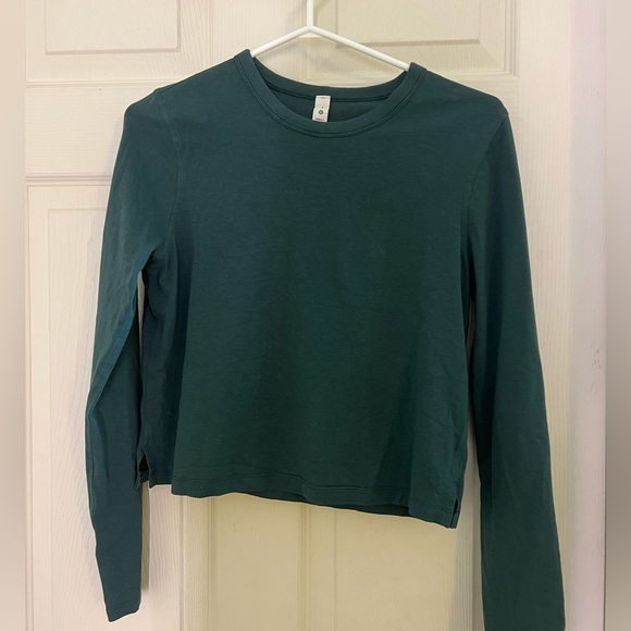 Lululemon classic fit cotton long sleeve - Picture 2 of 5